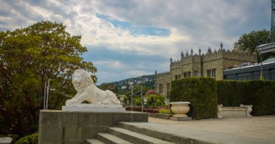 Три дворца: Ливадийский, Воронцовский, замок Ласточкино гнездо. - фото 6